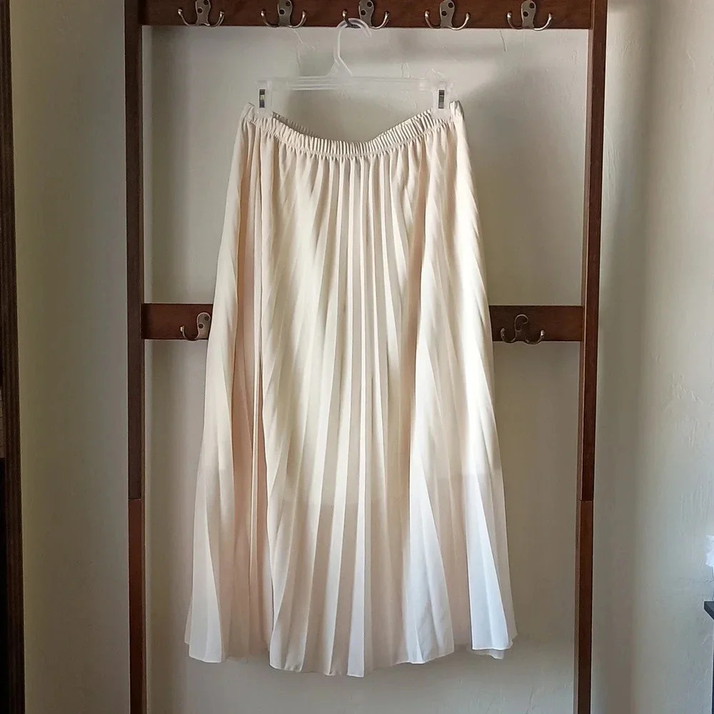 Pleated White Maxi Skirt
